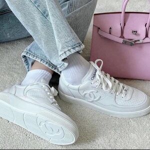 Chanel 23A White Calfskin Leather CC Logo Tie Flat Runner Trainer Sneaker